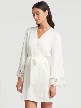 NWT Rya Collection White Rosy Cover Up Robe